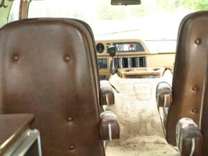 Immagine 104/143 di Dodge B 200 Sportsman (1978)
