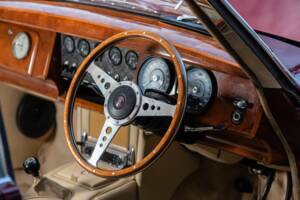 Image 17/25 of Jaguar Mk II 3.4 (1967)