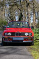 Image 3/8 of BMW 320i (1990)