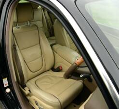 Image 40/50 of Jaguar XJ 8 4.2 (2008)