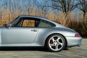 Imagen 12/48 de Porsche 911 Carrera 4S (1996)