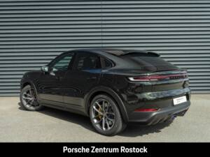 Obraz 22/33 pojazdu Porsche Cayenne Coupé Turbo S E-Hybrid (2026)