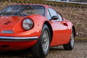 Image 24/50 de Ferrari Dino 246 GT (1970)