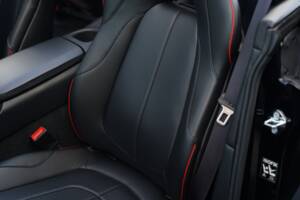 Image 18/50 of Aston Martin Vanquish S Volante (2018)