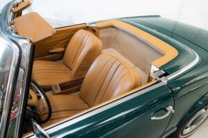 Immagine 18/32 di Mercedes-Benz 250 SL (1967)