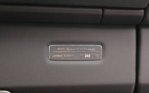 Image 8/10 de Porsche 911 Sport Classic (2010)