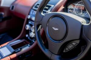 Image 26/39 of Aston Martin DBS Volante (2011)