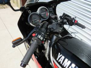 Immagine 11/44 di Yamaha RD 350 LC (1989)