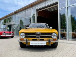 Bild 23/25 von Alfa Romeo Giulia GT 1300 Junior (1971)