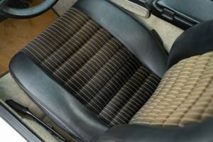 Bild 30/50 von Porsche 944 (1985)