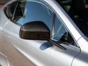 Image 14/80 of Aston Martin Vanquish (2013)