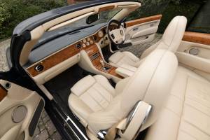 Image 46/50 of Bentley Azure (2007)