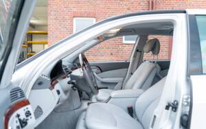 Image 20/45 of Mercedes-Benz S 55 AMG (2000)