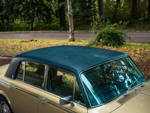 Image 33/36 de Rolls-Royce Silver Shadow II (1980)