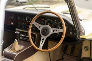 Immagine 26/50 di Jaguar Type E V12 (1973)