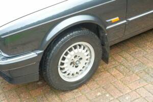 Immagine 24/50 di BMW 320i (1986)