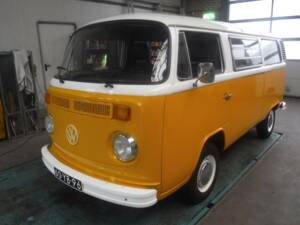 Image 2/50 of Volkswagen T2 a&#x2F;b (1977)