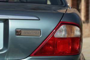 Bild 27/50 von Jaguar XJ 8 Executive (1997)