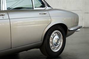 Bild 10/50 von Jaguar XJ 6 L 4.2 (1975)