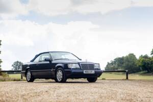 Bild 16/46 von Mercedes-Benz E 320 (1994)