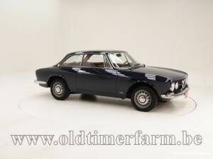 Image 3/15 de Alfa Romeo 1750 GT Veloce (1969)