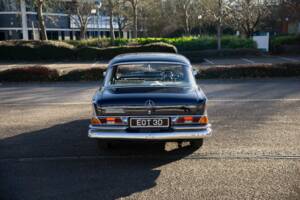 Image 9/29 de Mercedes-Benz 220 SE b (1966)