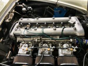Image 37/50 of Alfa Romeo 2600 Spider (1964)