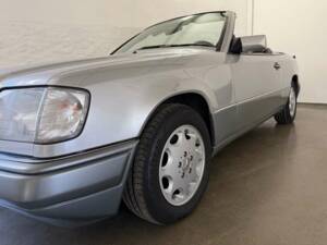 Imagen 4/27 de Mercedes-Benz E 200 (1995)