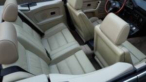 Immagine 23/48 di BMW 325i (1986)