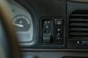 Bild 49/50 von BMW 850i (1990)