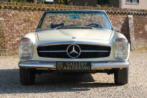 Image 17/50 of Mercedes-Benz 250 SL (1967)