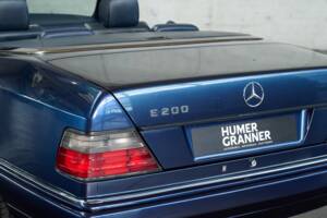 Bild 16/50 von Mercedes-Benz E 200 (1996)