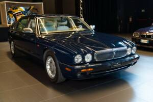 Bild 2/50 von Daimler Super V8 (1997)