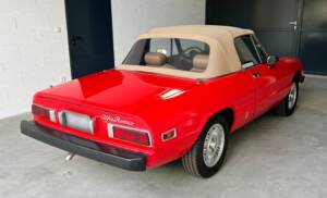 Image 3/11 of Alfa Romeo 1600 Spider (1978)