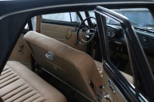 Image 27/50 of Lancia Flavia 1800 (1965)