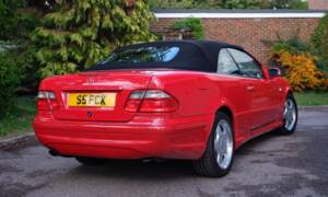 Image 2/43 of Mercedes-Benz CLK 320 (1999)