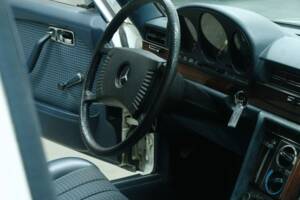 Image 40/50 de Mercedes-Benz 280 SEL (1978)