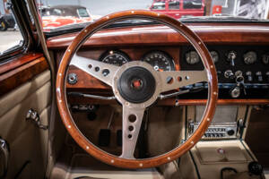Image 16/32 of Jaguar Mk II 3.4 (1967)