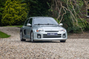 Image 2/26 de Renault Clio II V6 (2001)