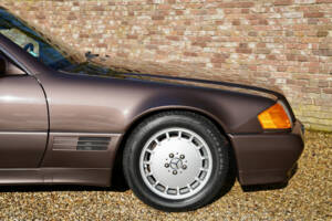 Immagine 23/50 di Mercedes-Benz 300 SL (1993)