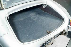 Image 19/19 of Jaguar E-Type 3.8 (1961)