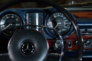 Image 19/91 of Mercedes-Benz 280 SE (1970)