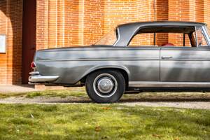 Image 7/86 of Mercedes-Benz 300 SE (1965)