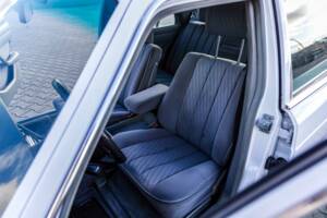 Image 21/175 of Mercedes-Benz 420 SE (1986)