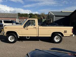 Image 8/22 of Ford F-250 (1983)