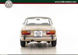 Image 3/14 of Alfa Romeo 2000 GT Veloce (1972)