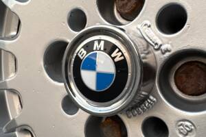 Image 15/27 of BMW 320i (1989)
