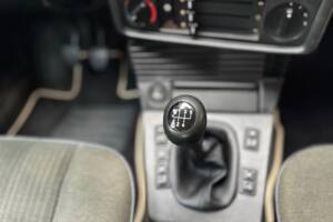 Bild 33/47 von BMW 528i (1986)