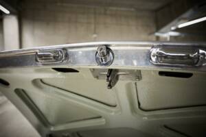 Image 75/96 de Borgward P 100 2.3 Litre (1960)