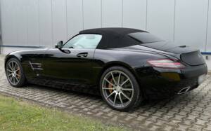 Image 8/28 of Mercedes-Benz SLS AMG Roadster (2012)